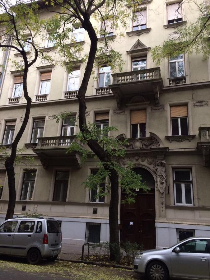 Platanus Guesthouse Boedapest Buitenkant foto