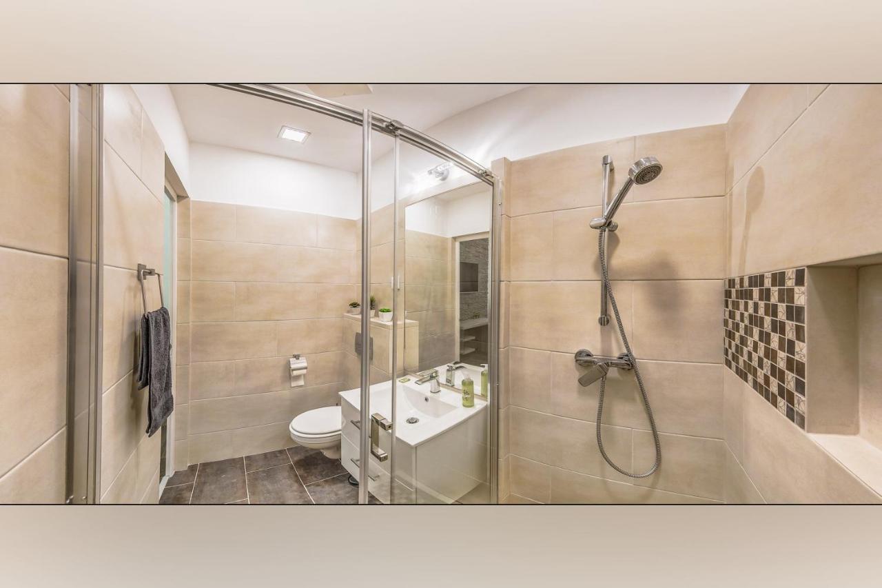 Platanus Guesthouse Boedapest Buitenkant foto